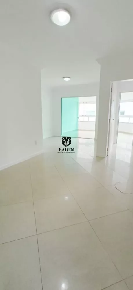 Apartamento à venda com 3 quartos, 100m² - Foto 5