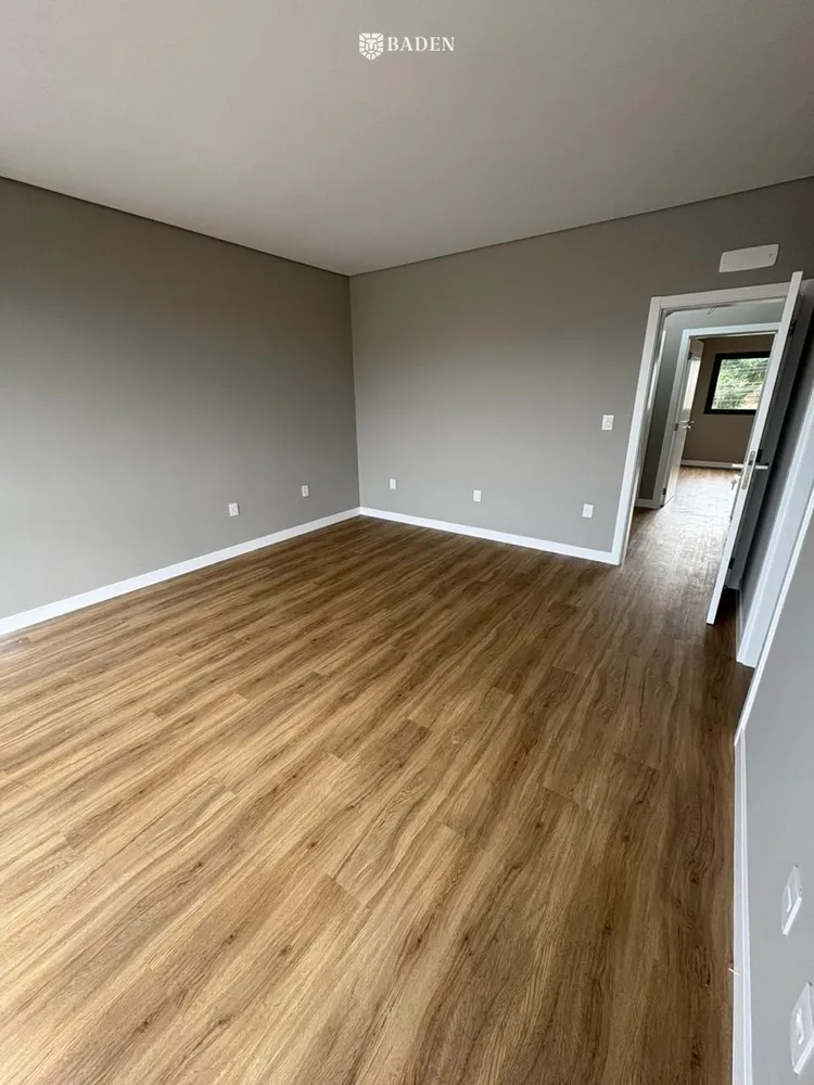Casa, 3 quartos, 247 m² - Foto 4