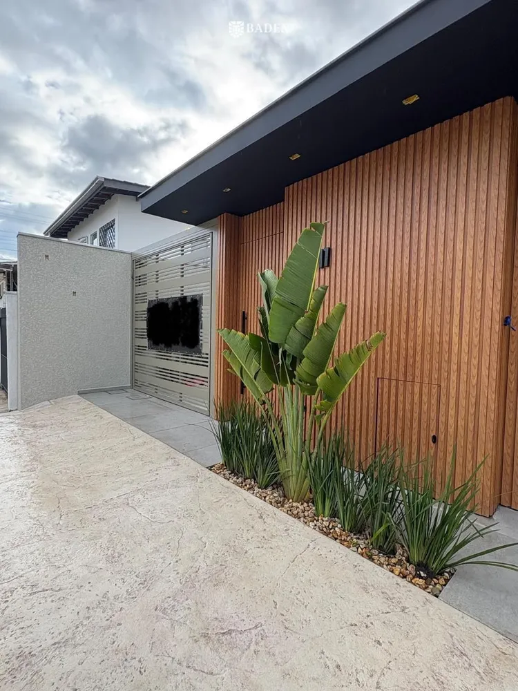 Casa, 3 quartos, 247 m² - Foto 2