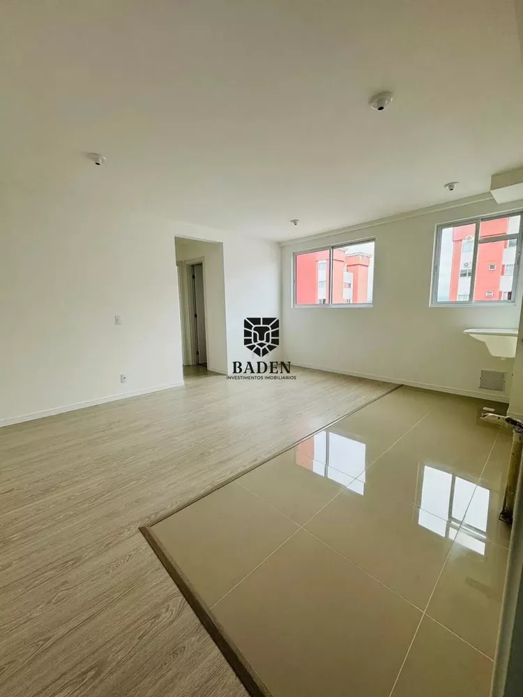 Apartamento à venda com 2 quartos, 58m² - Foto 4