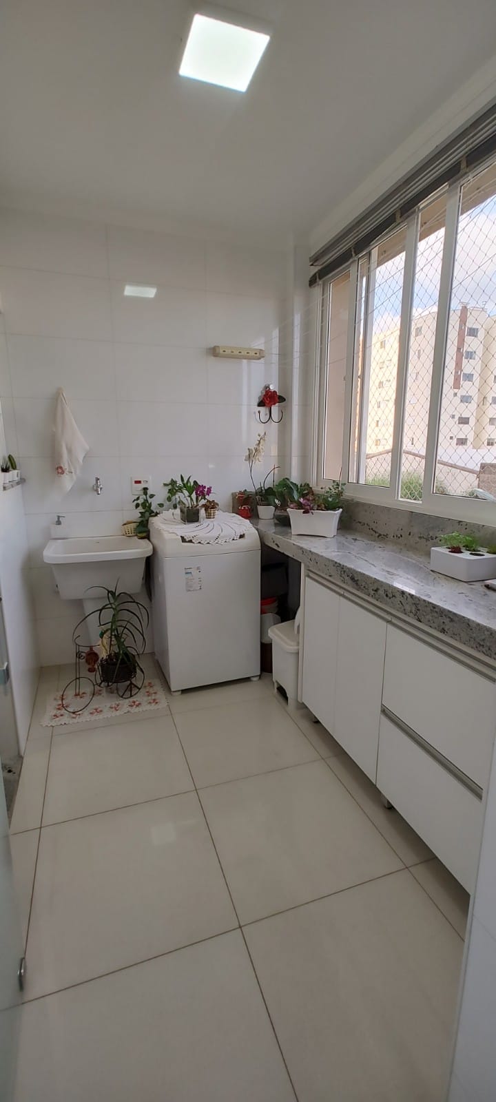 Apartamento à venda com 3 quartos, 130m² - Foto 9