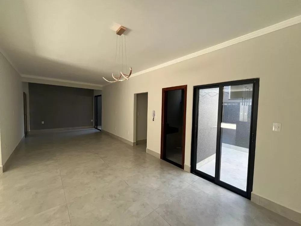 Casa à venda com 4 quartos, 223m² - Foto 4