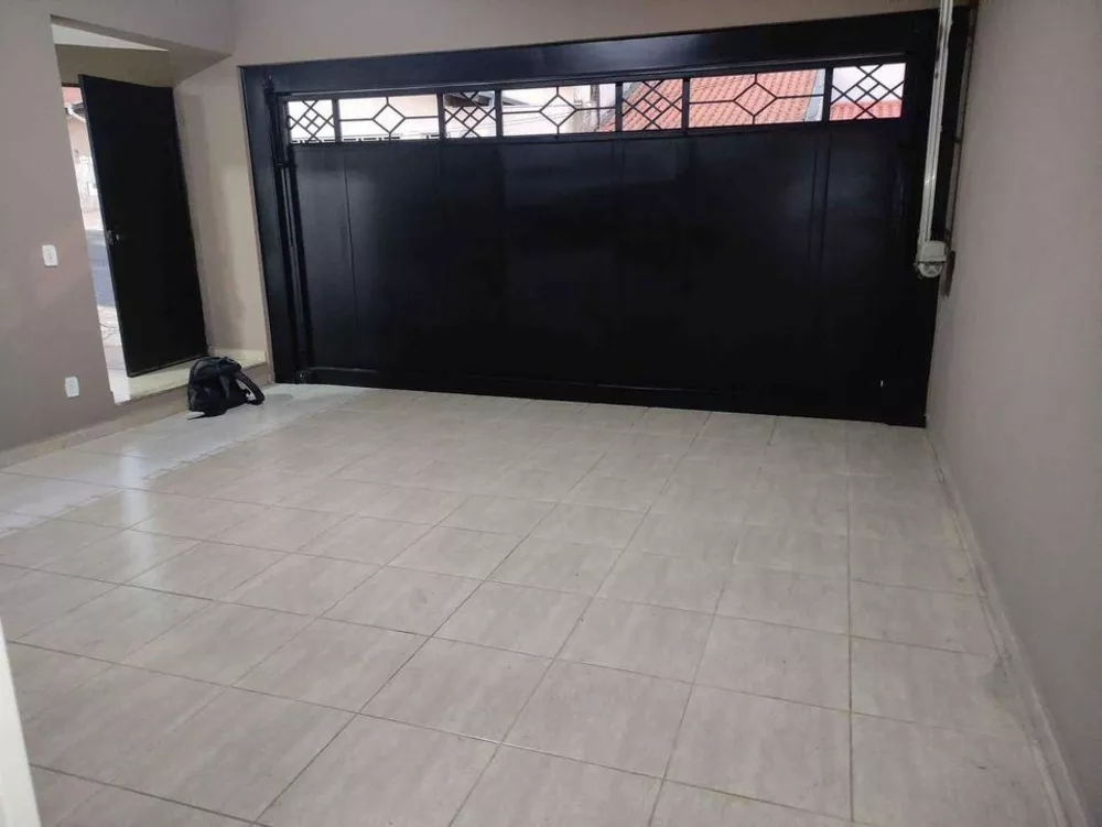 Casa à venda com 2 quartos, 108m² - Foto 2