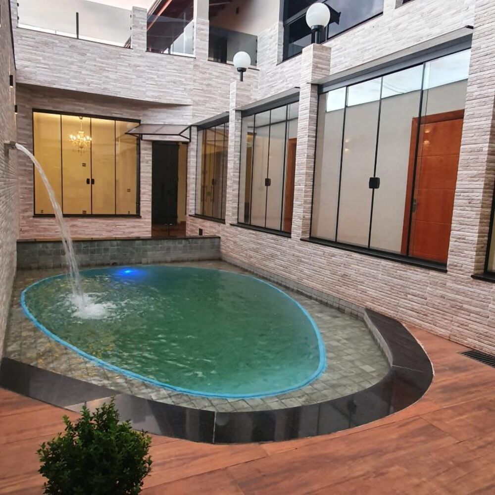 Casa, 3 quartos, 209 m² - Foto 1