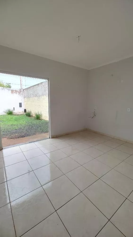 Casa à venda com 2 quartos, 55m² - Foto 1