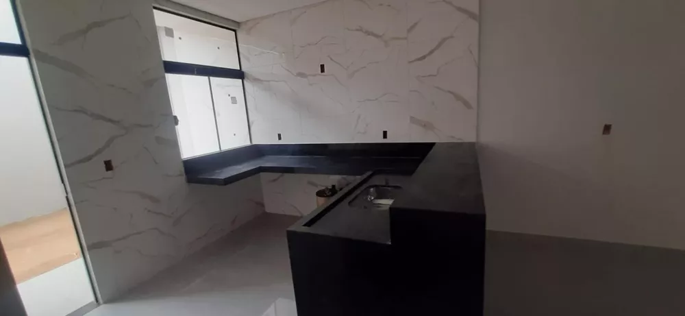 Casa à venda com 2 quartos, 91m² - Foto 3