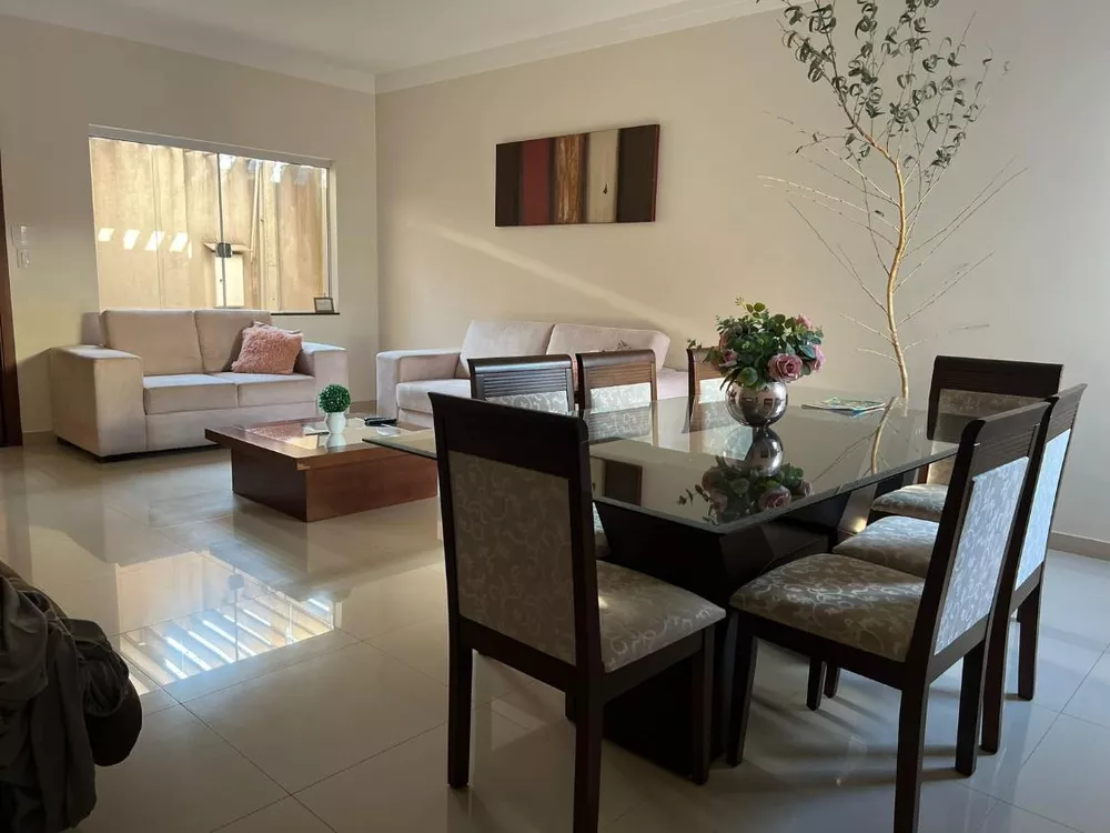 Casa, 3 quartos, 238 m² - Foto 1