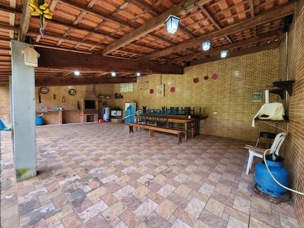 Chácara, 3 quartos, 8335 m² - Foto 1