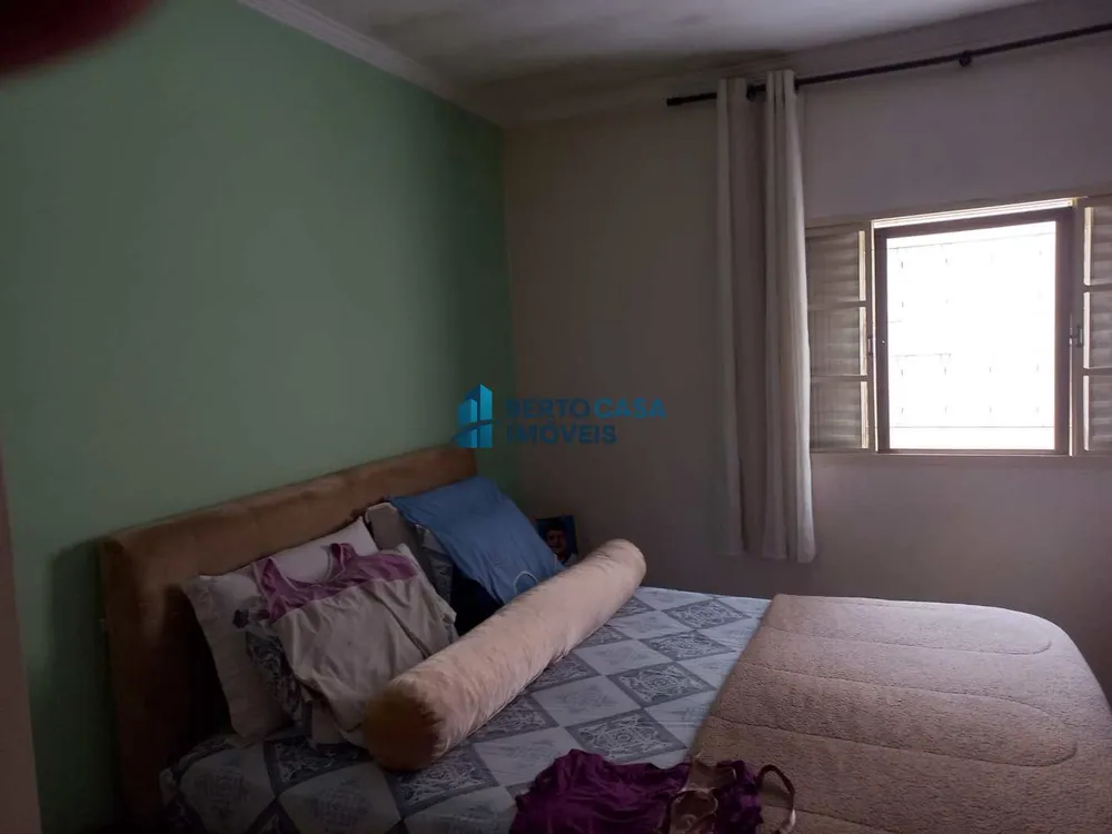 Casa, 4 quartos, 227 m² - Foto 2