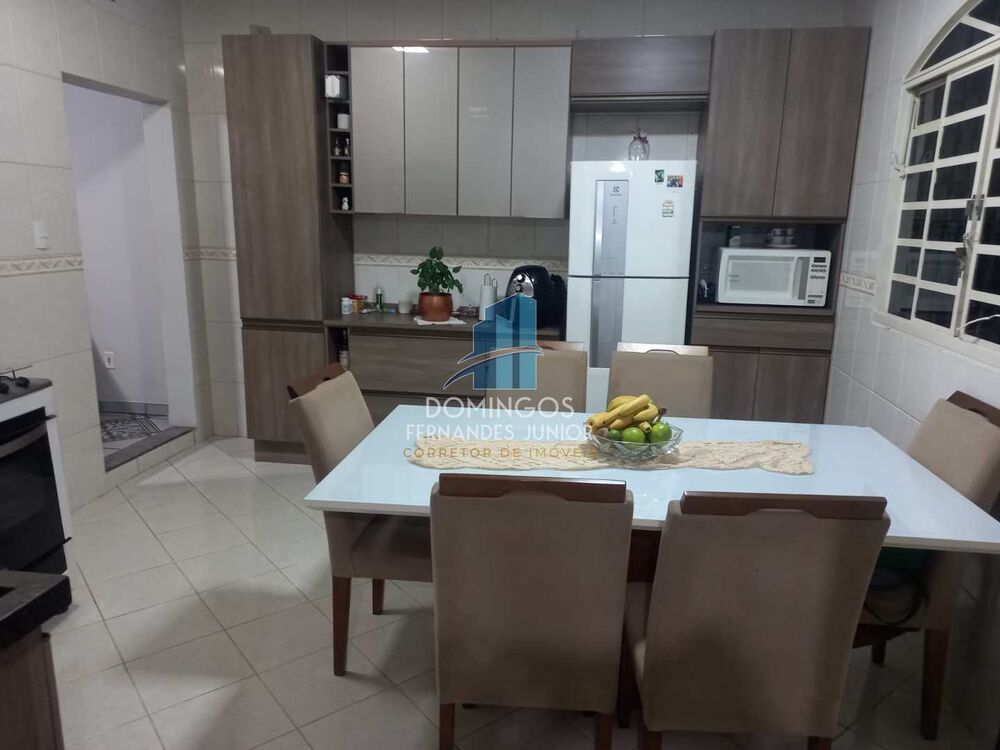 Casa, 2 quartos, 164 m² - Foto 1
