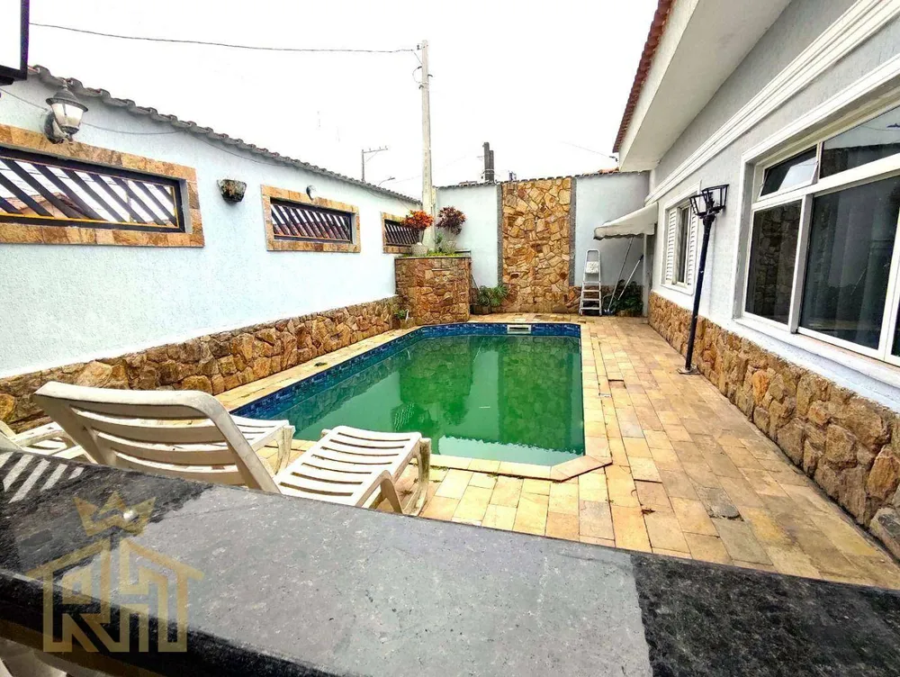 Casa, 4 quartos, 195 m² - Foto 1