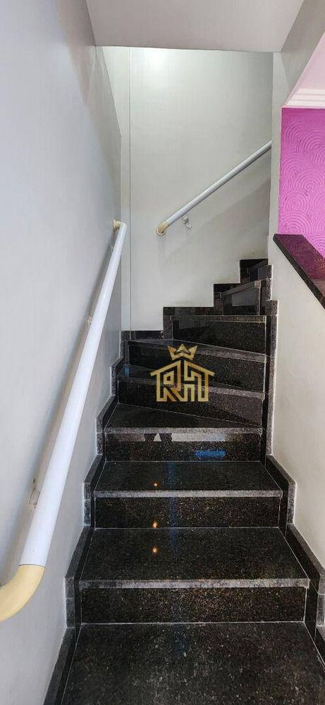 Sobrado à venda com 3 quartos, 220m² - Foto 3