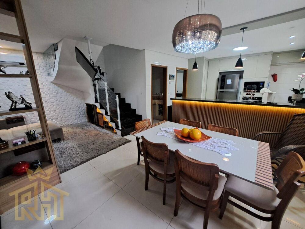 Sobrado à venda com 3 quartos, 101m² - Foto 1