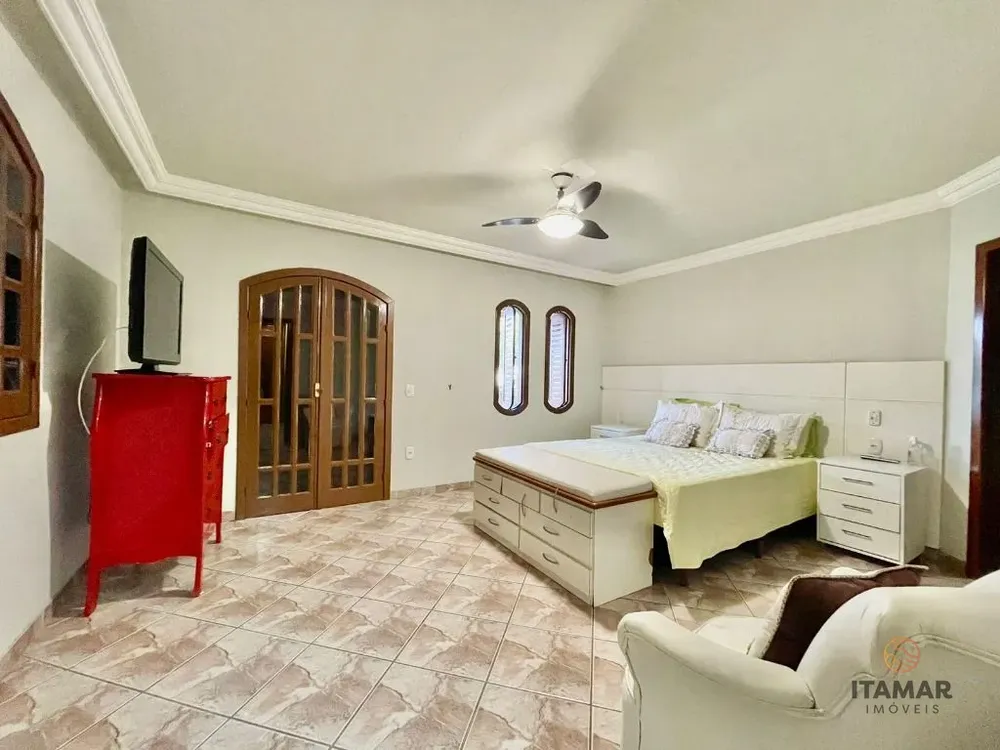 Casa, 6 quartos, 428 m² - Foto 1