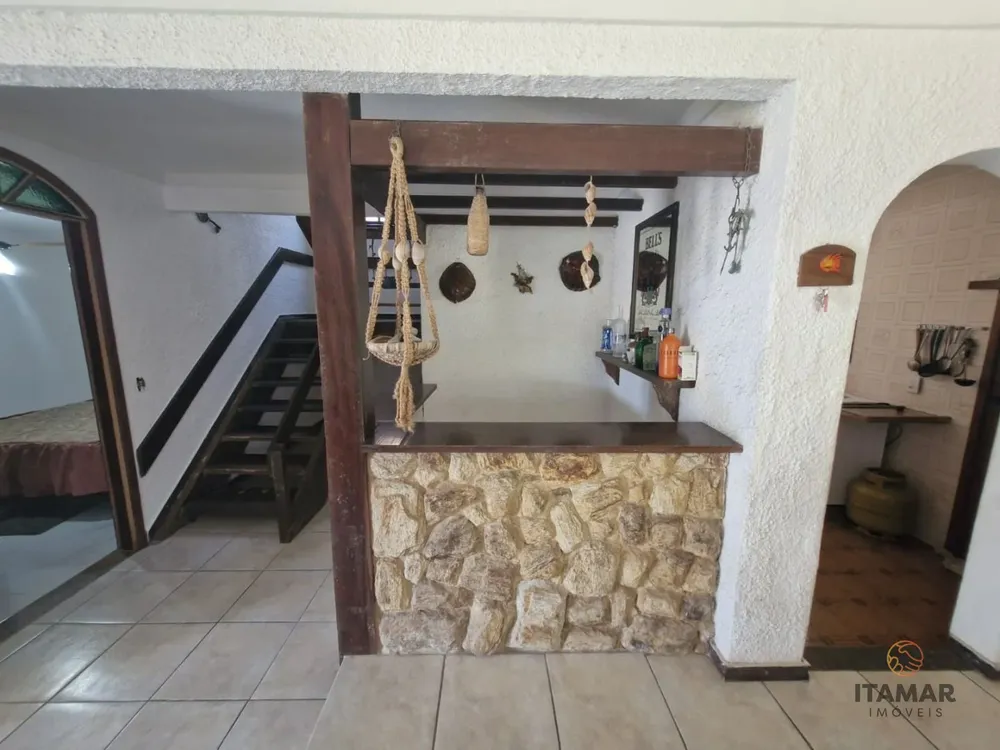 Casa, 6 quartos, 250 m² - Foto 1