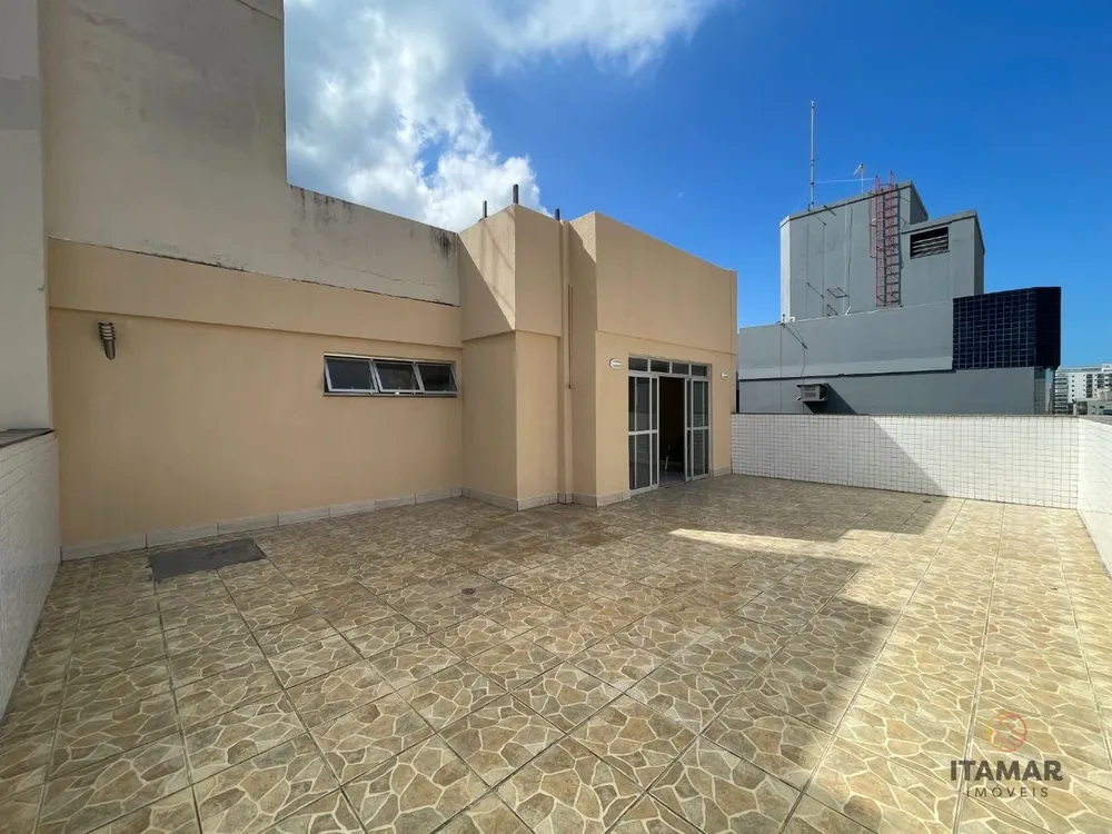 Cobertura, 3 quartos, 216 m² - Foto 2
