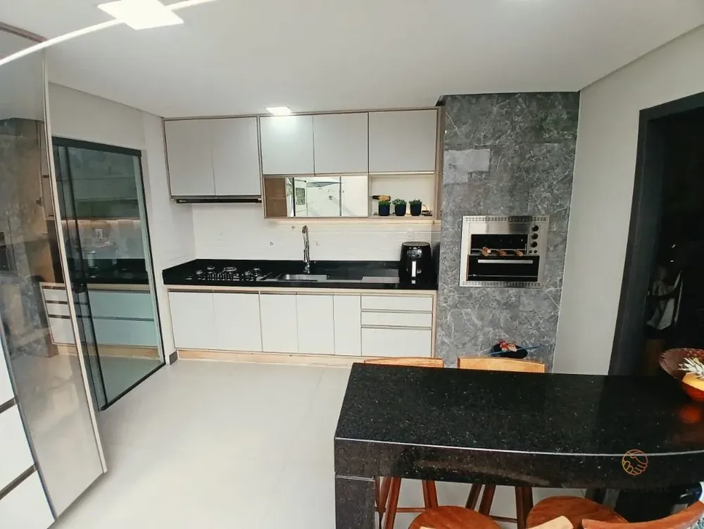Casa, 4 quartos, 212 m² - Foto 1