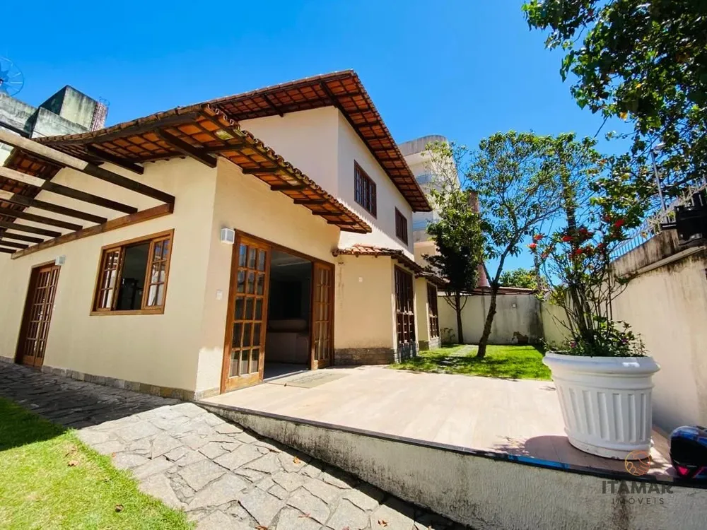 Casa, 6 quartos, 215 m² - Foto 1