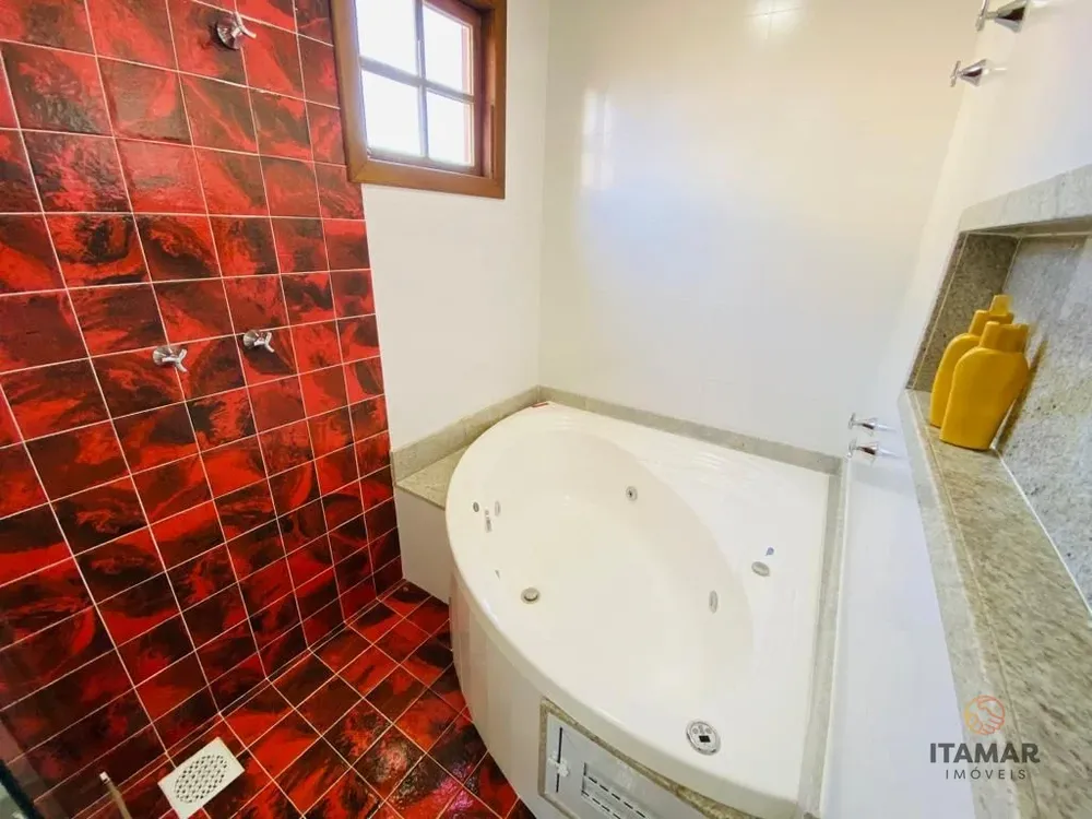Casa, 6 quartos, 215 m² - Foto 3