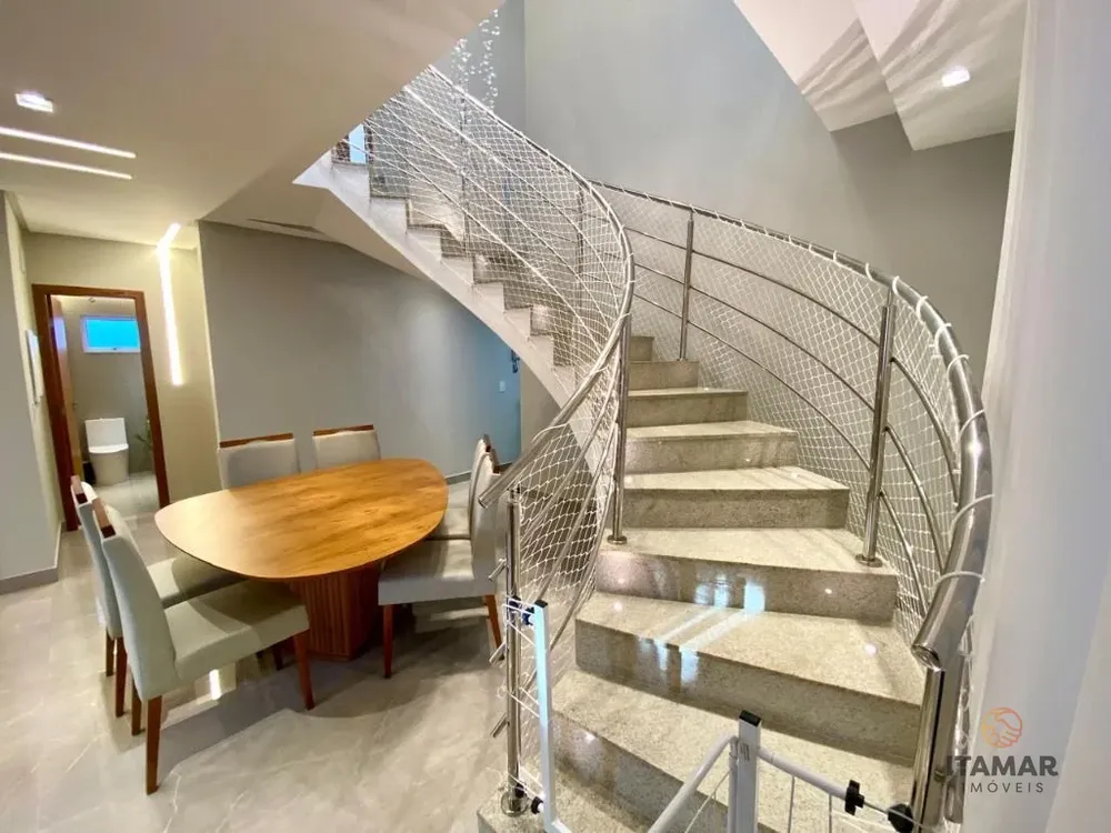 Casa, 4 quartos, 280 m² - Foto 1