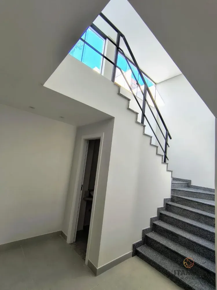 Casa, 3 quartos, 168 m² - Foto 2