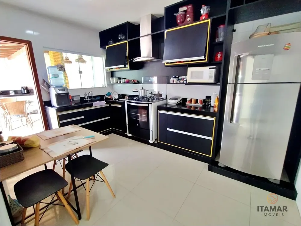Casa, 3 quartos, 271 m² - Foto 2