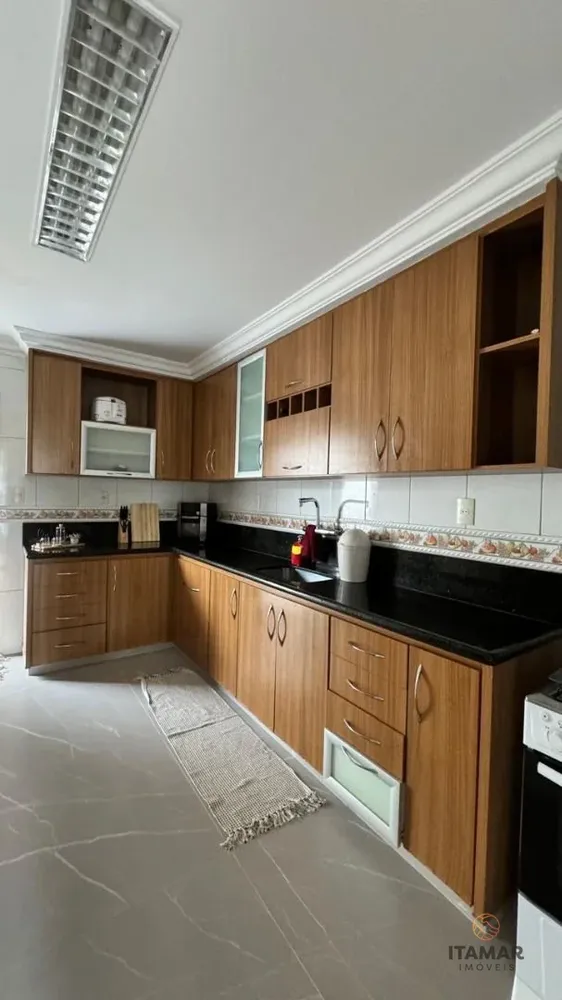 Casa, 4 quartos, 220 m² - Foto 1