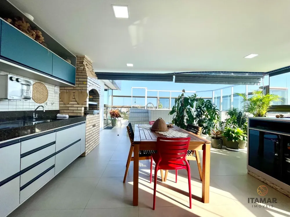 Cobertura, 3 quartos, 230 m² - Foto 2