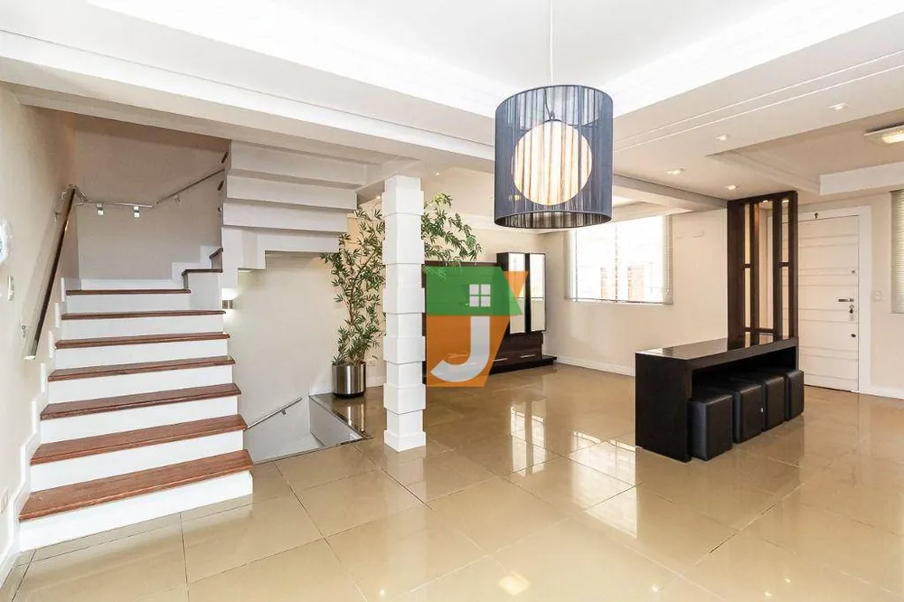 Sobrado, 3 quartos, 280 m² - Foto 1