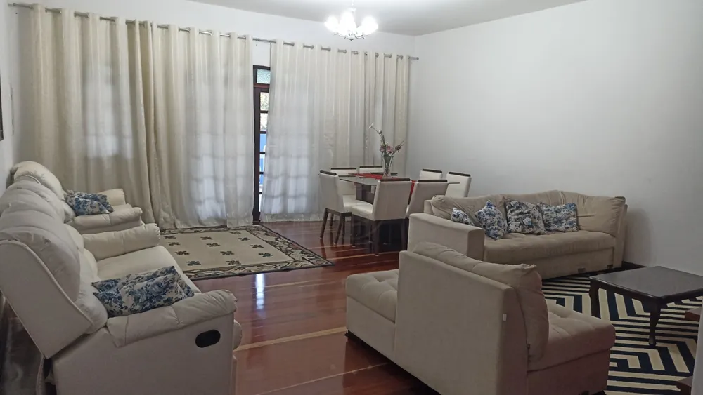 Casa, 4 quartos, 1800 m² - Foto 1