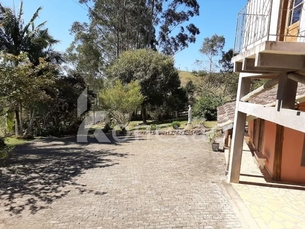 Sítio, 3 quartos, 200 m² - Foto 1