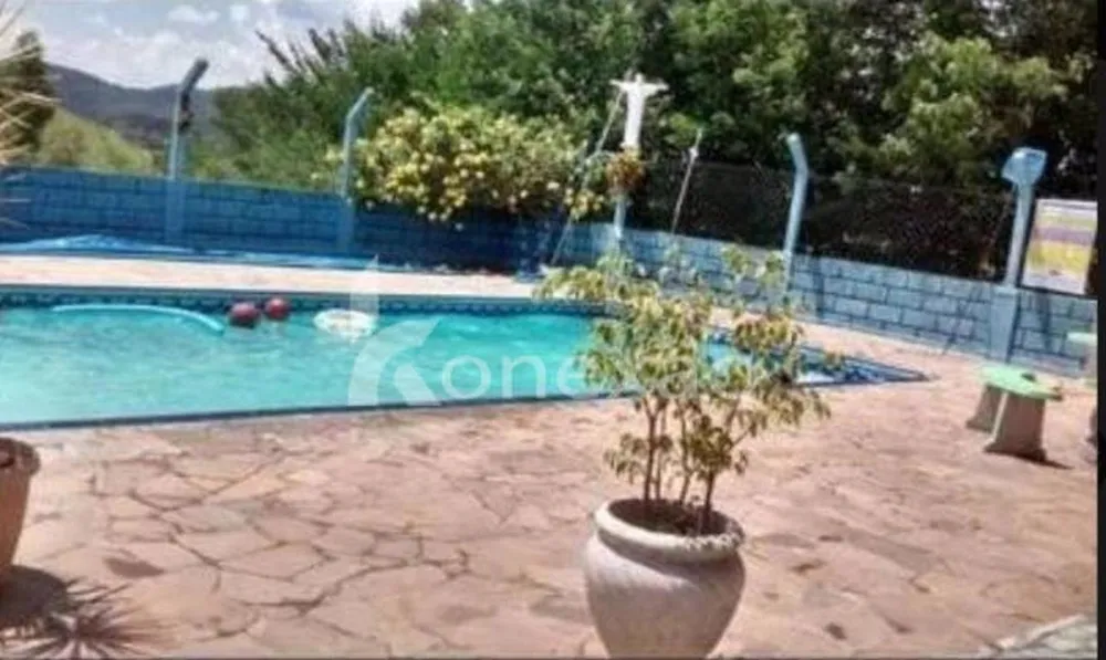 Chácara, 4 quartos, 200 m² - Foto 1