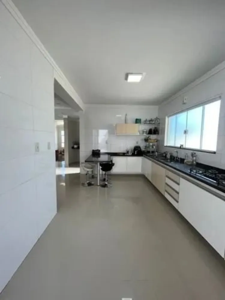 Casa, 4 quartos, 256 m² - Foto 8