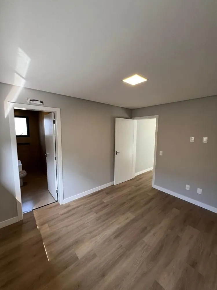 Sobrado, 3 quartos, 247 m² - Foto 2
