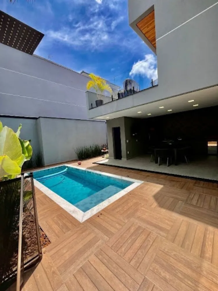 Casa, 4 quartos, 215 m² - Foto 2