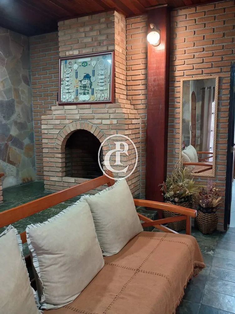 Casa, 3 quartos, 240 m² - Foto 1
