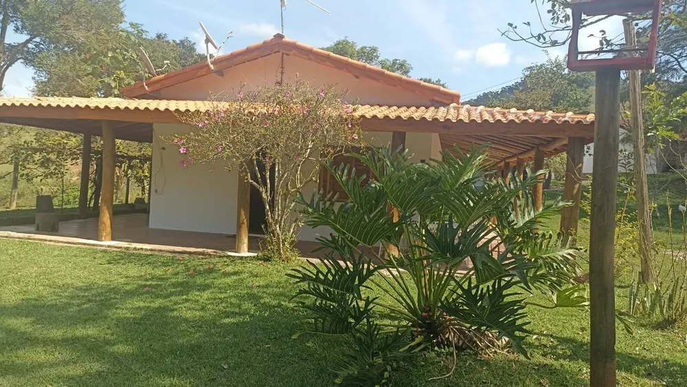 Sítio, 2 quartos, 300 m² - Foto 1