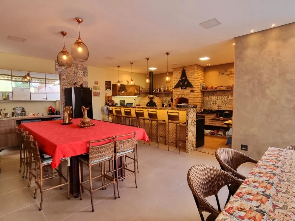 Casa, 4 quartos, 278 m² - Foto 2
