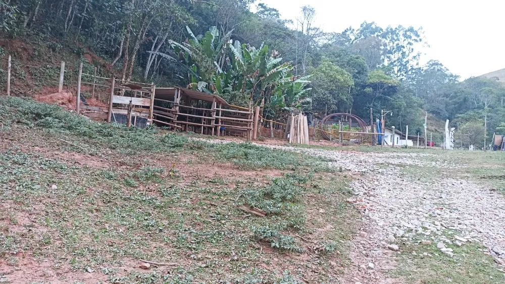 Sítio, 2 quartos, 250 m² - Foto 1