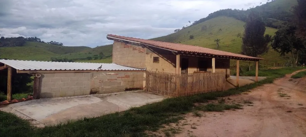 Sítio, 2 quartos, 150 m² - Foto 1