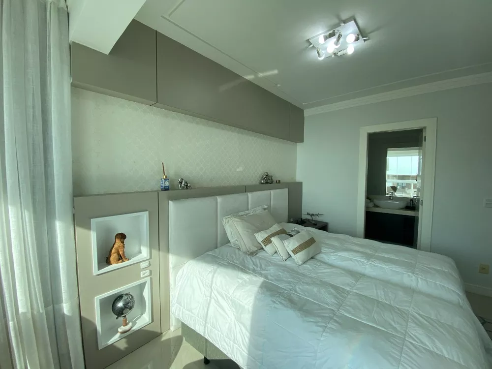 Apartamento à venda com 3 quartos, 131m² - Foto 9