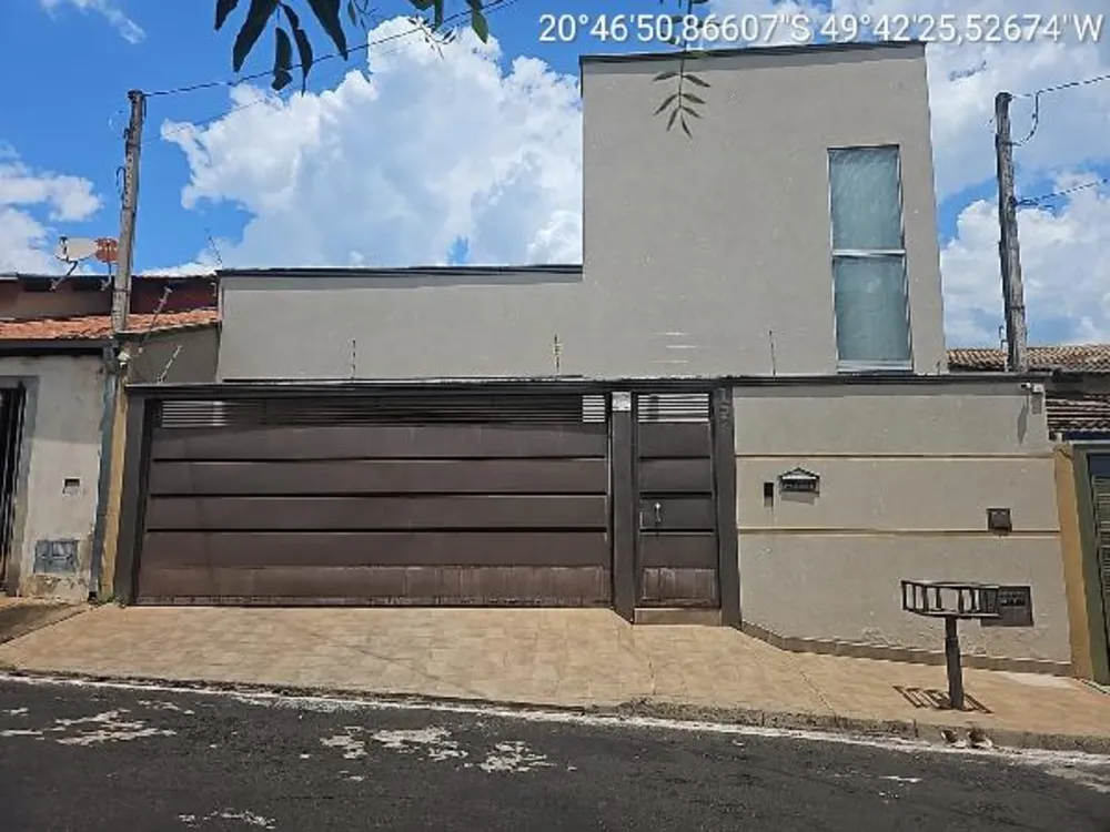 Casa, 3 quartos, 224 m² - Foto 1