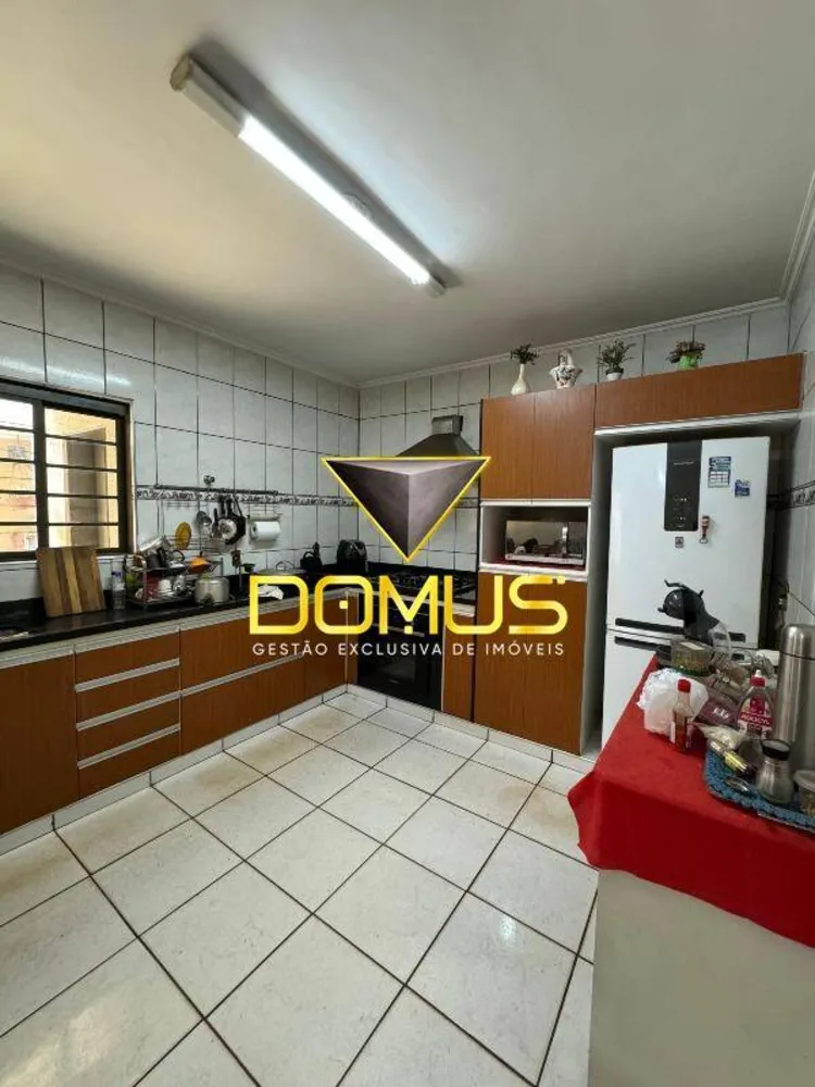 Sobrado, 3 quartos, 387 m² - Foto 2