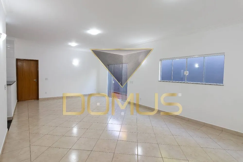 Casa, 3 quartos, 200 m² - Foto 1
