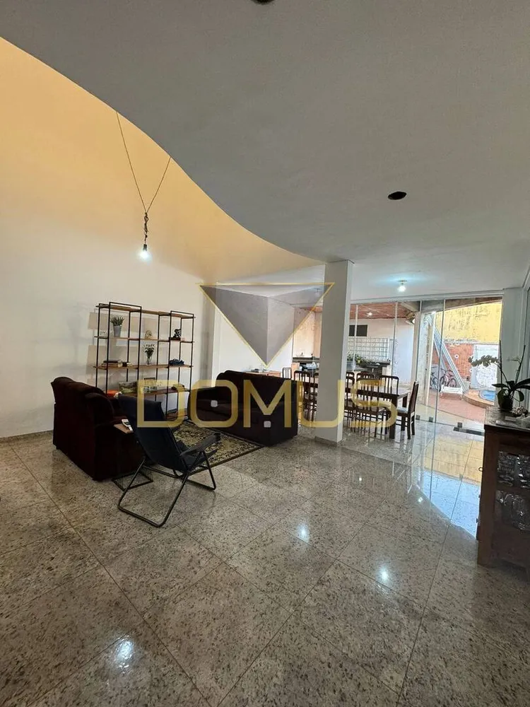Sobrado, 3 quartos, 329 m² - Foto 4