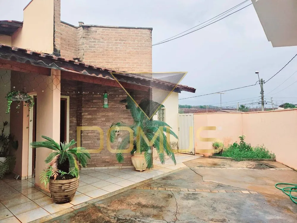 Casa, 3 quartos, 248 m² - Foto 2