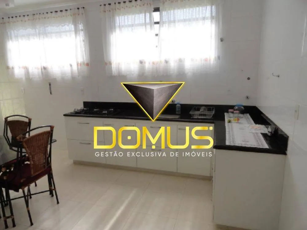 Casa, 4 quartos, 151 m² - Foto 1