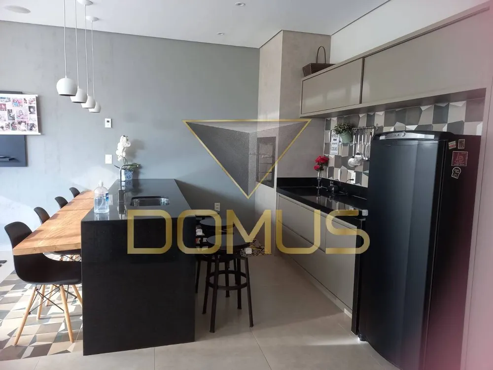 Sobrado, 2 quartos, 14000 m² - Foto 1