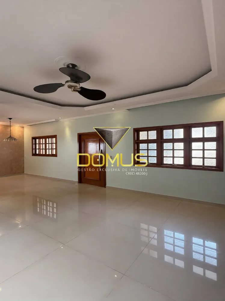 Casa, 3 quartos, 178 m² - Foto 1