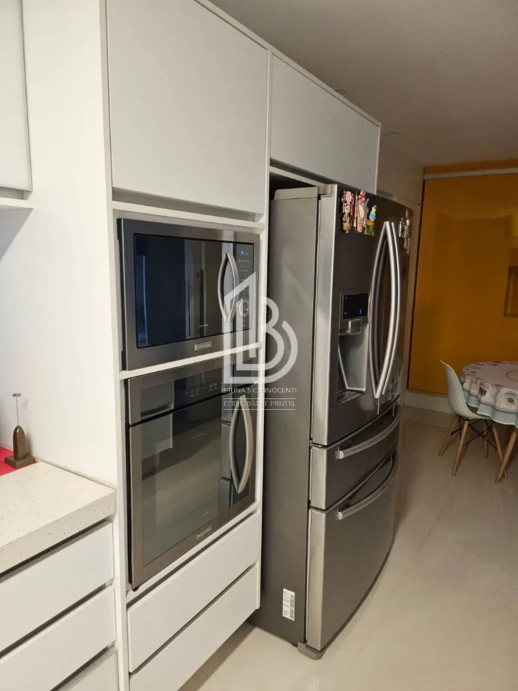 Apartamento, 3 quartos, 242 m² - Foto 1